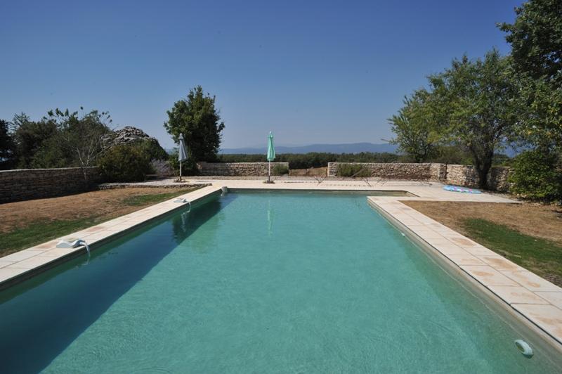 Hameau privé de 5 maisons dans le Luberon